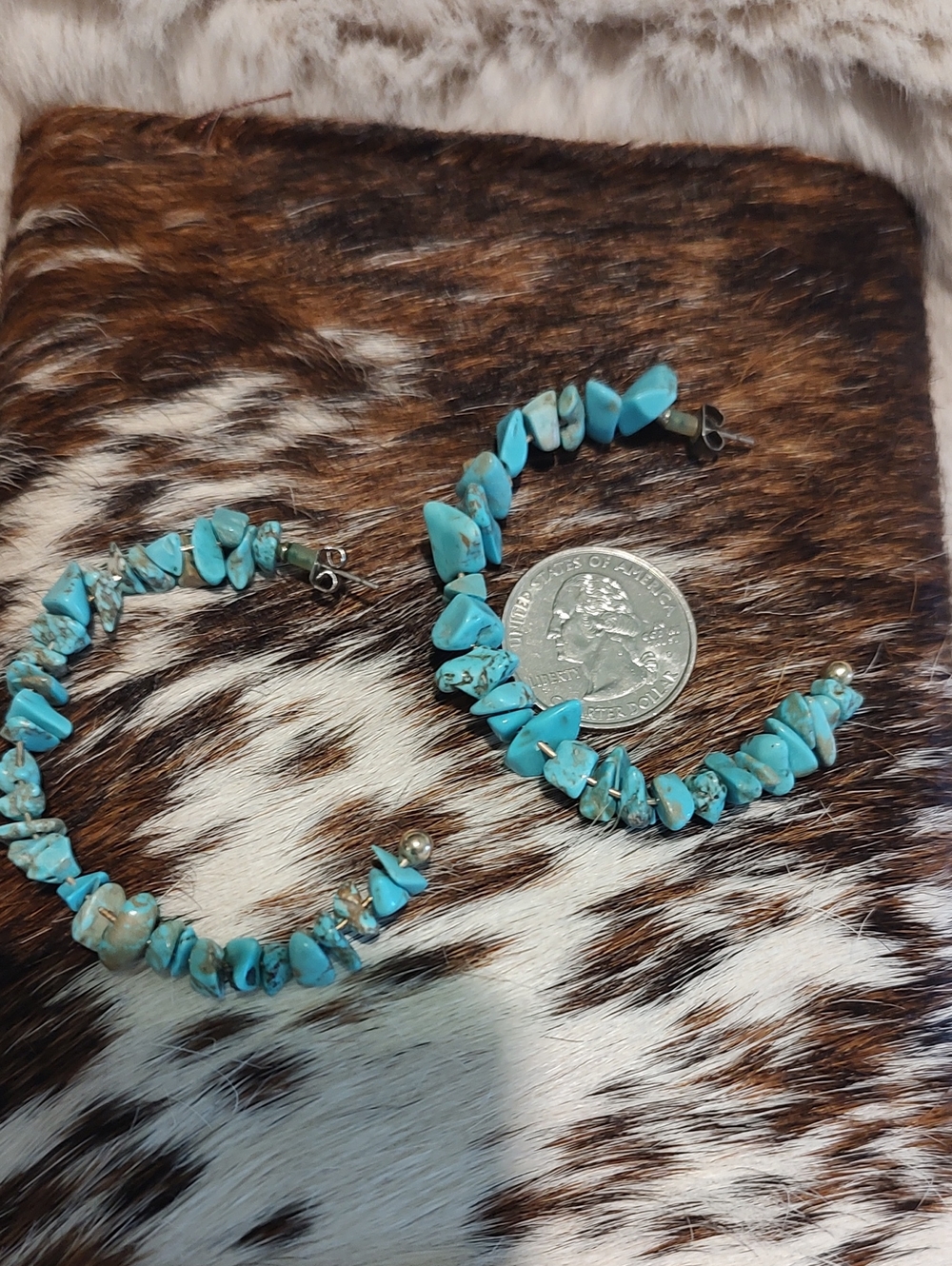 Turquoise Chip Hoop Earrings - Women Jewelry - Picture 2 of 2